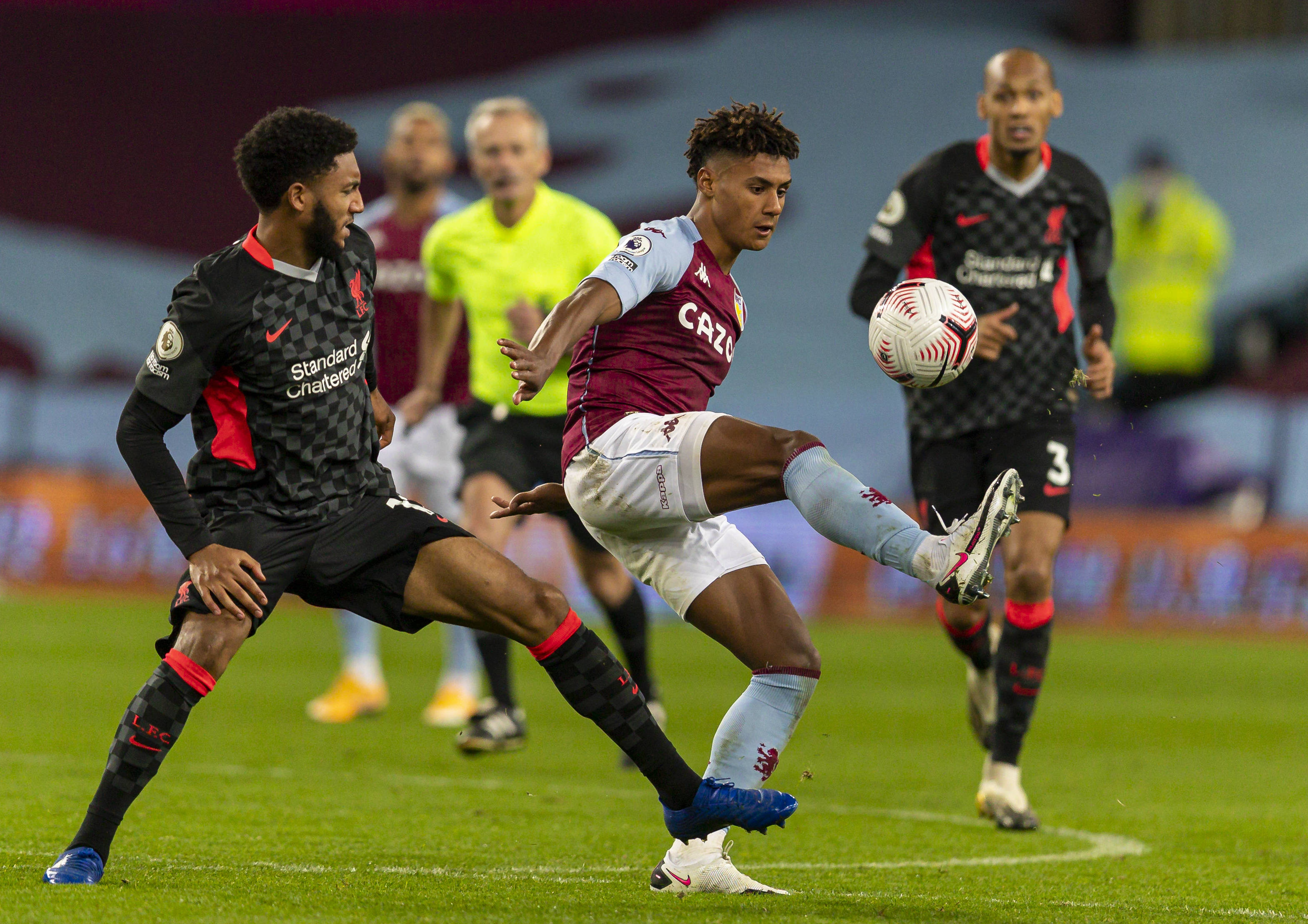 凭借其在后 凭借其在后